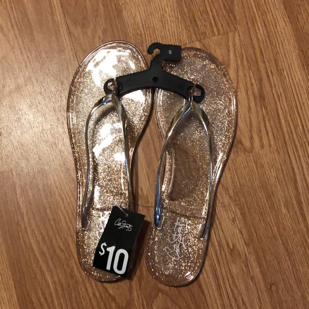 New Gold size 9 Ladies Flip flops